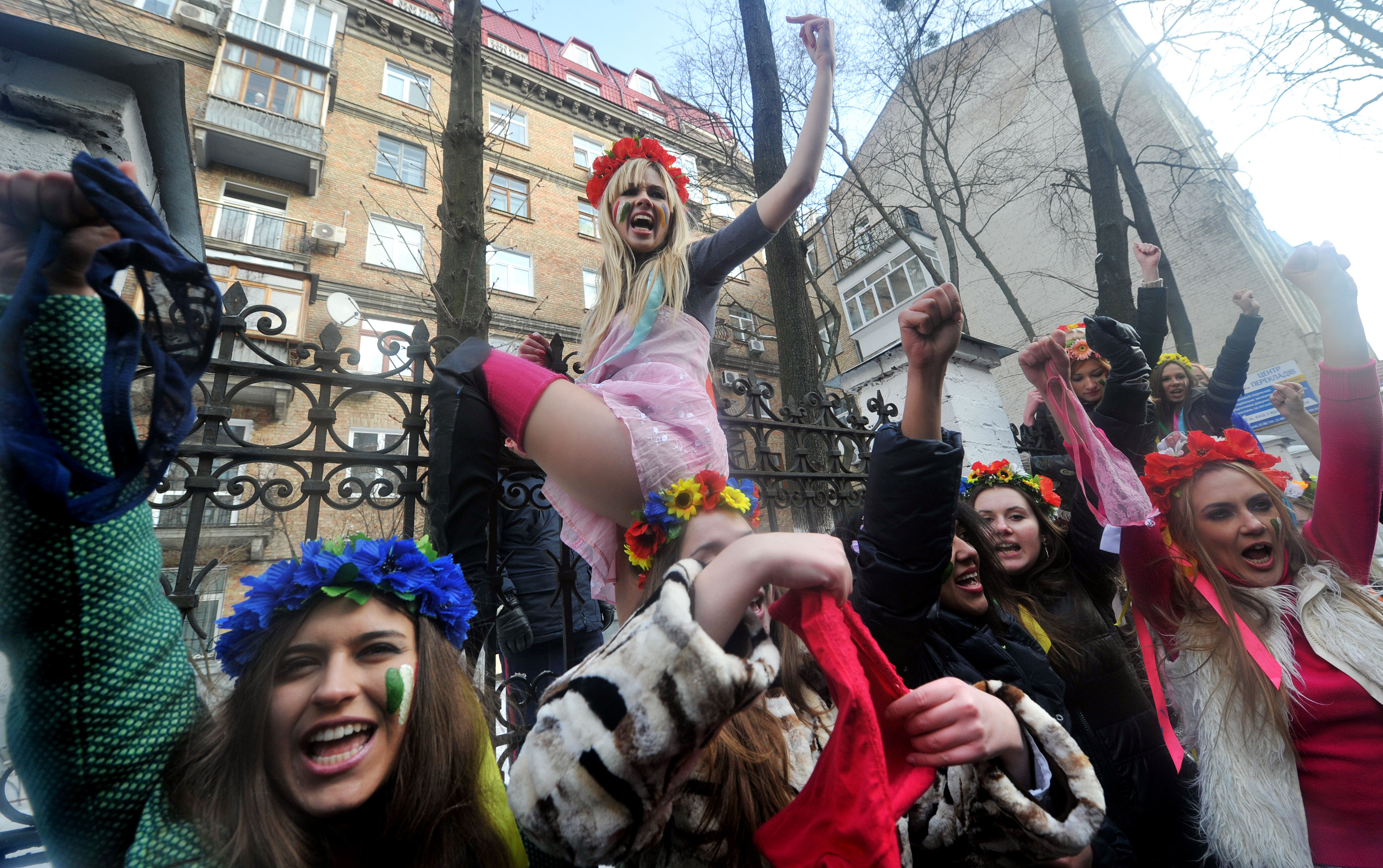 FEMEN protesta akcija pret Berluskoni - 8