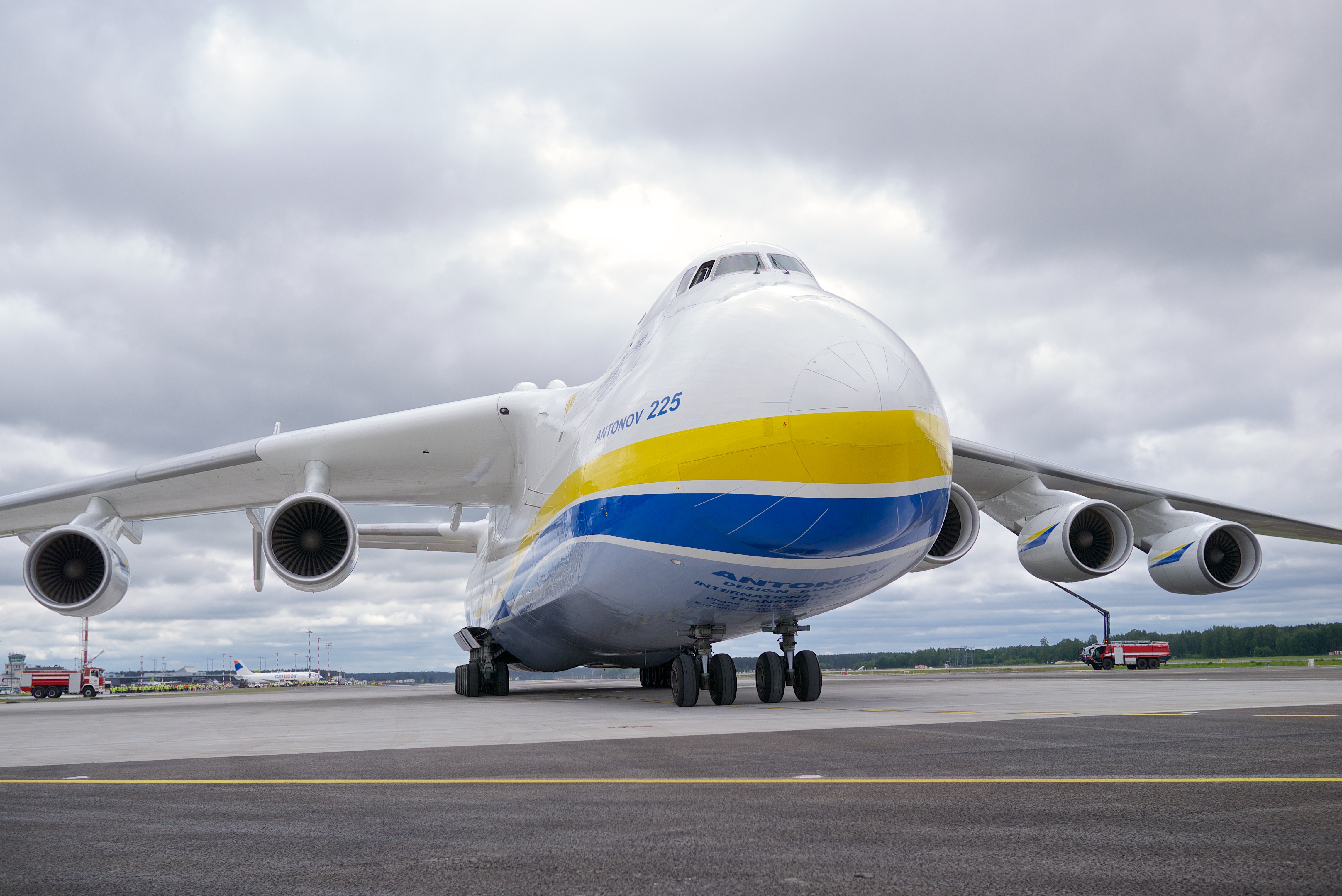 Rīgā nolaižas pasaulē lielākā lidmašīna An-225 Mriya - 67