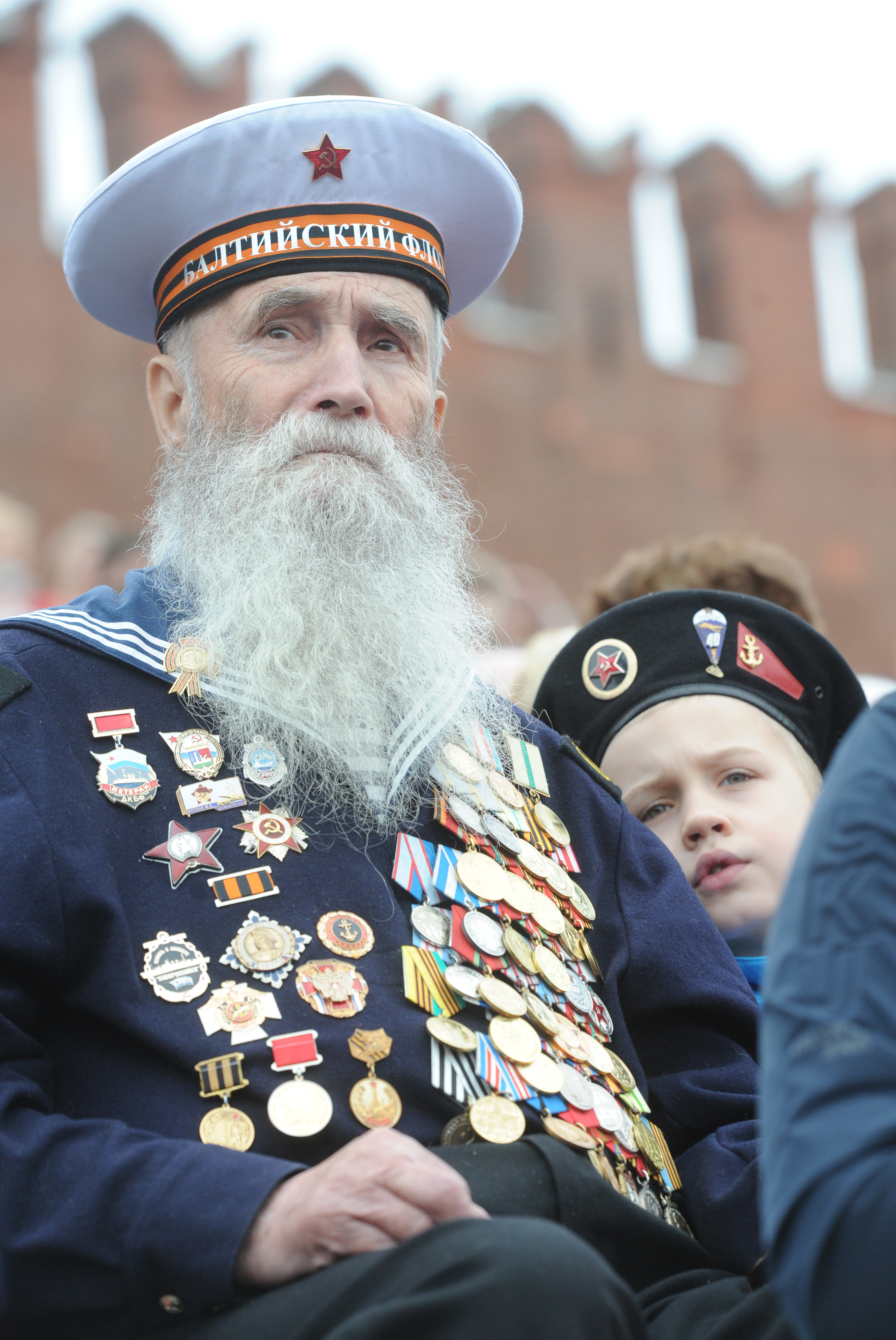 С дедом на парад текст