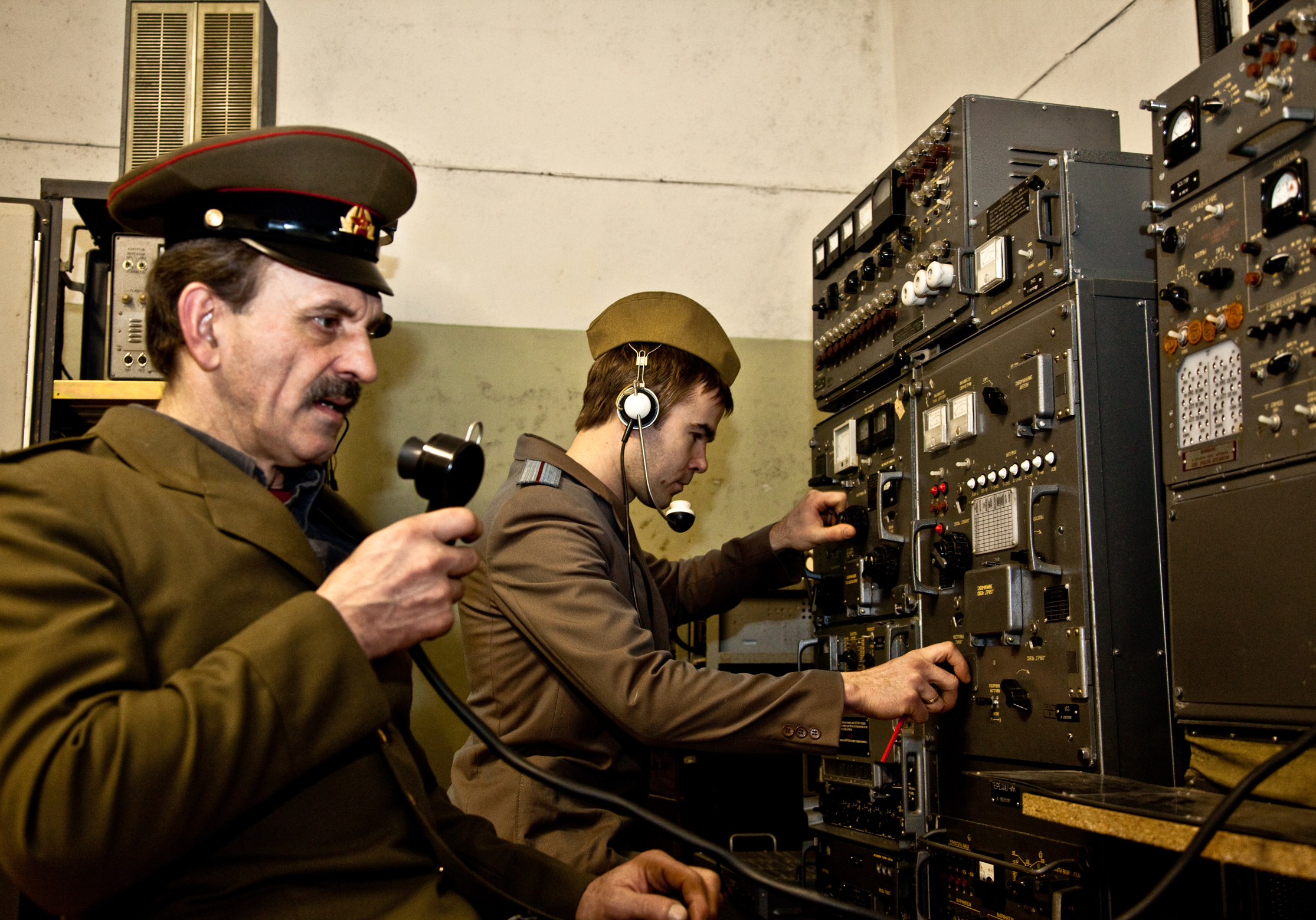 Картинки радистов. Радиорубка на корабле. Комната радиста. Современная Радиорубка. Радиорубка в школе.