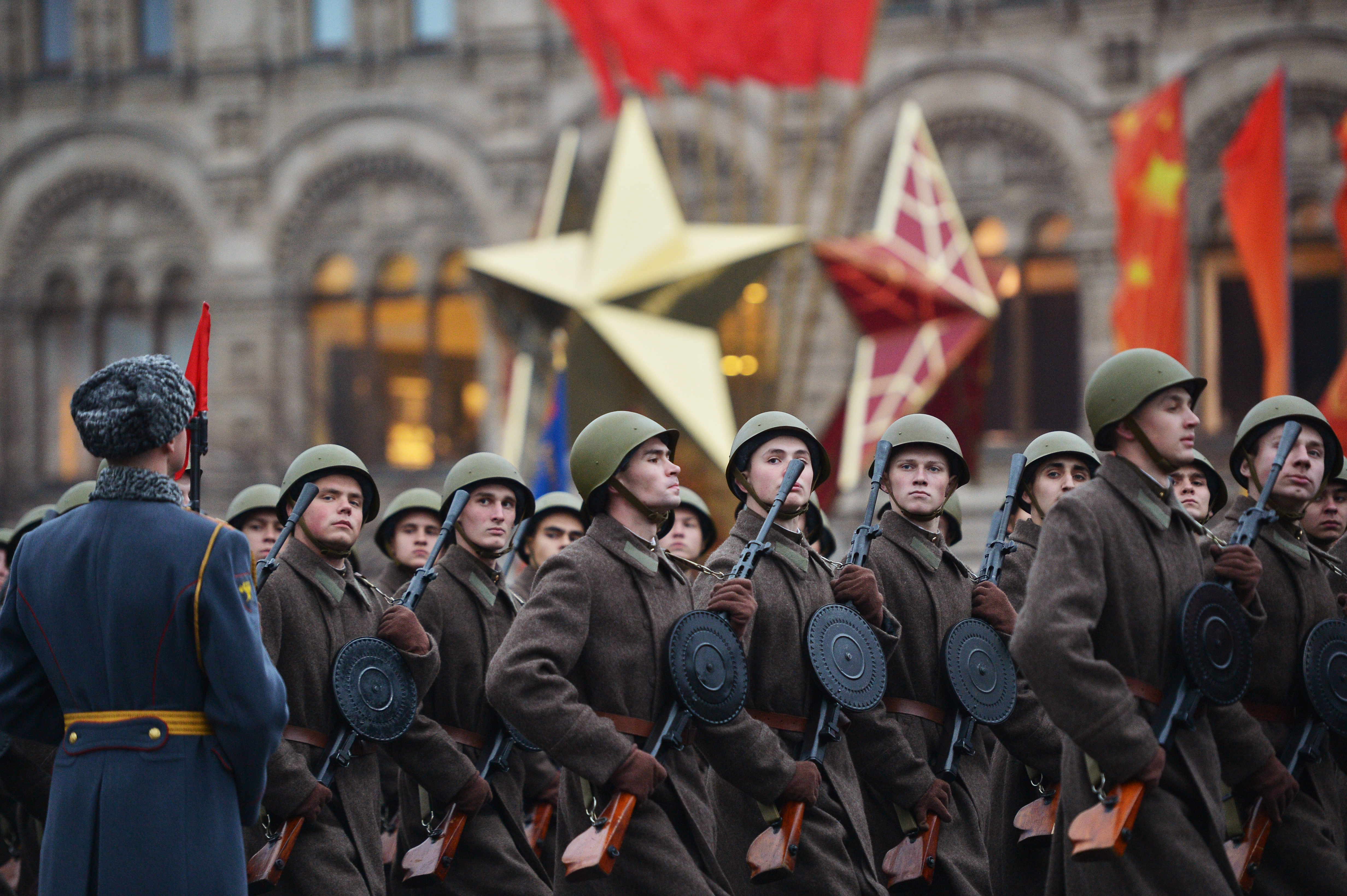 Парад в москве в мае 1941. 23 Февраля парад. Солдаты на параде. Марш красной армии. Парад исторических войск.